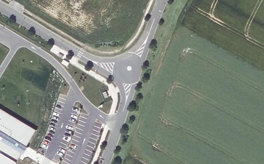 Vue aérienne du Mini-giratoire n°369971895