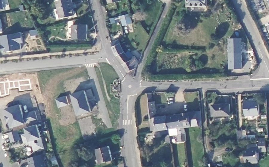 Vue aérienne du Mini-giratoire n°370366005