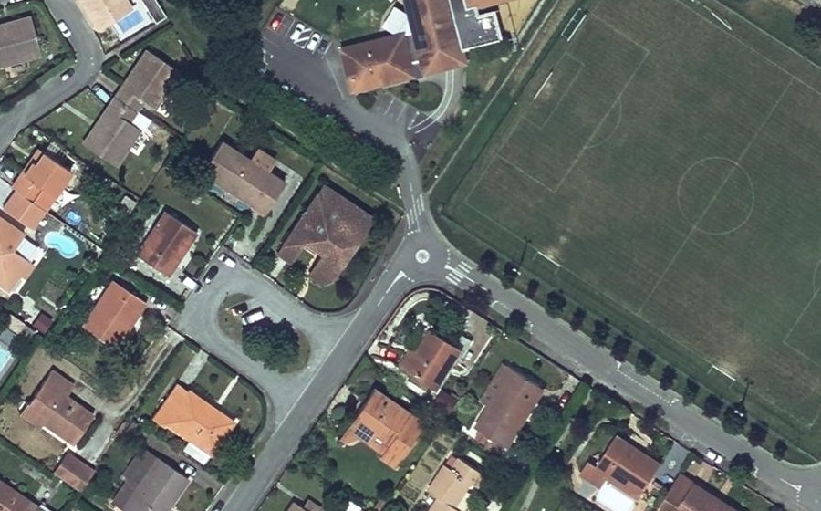 Vue aérienne du Mini-giratoire n°372770559