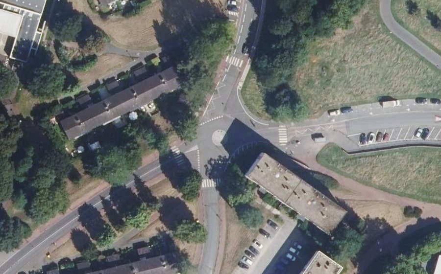 Vue aérienne du Mini-giratoire n°374150697