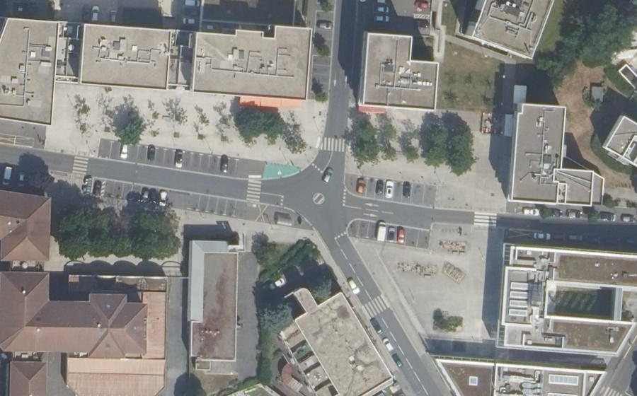 Vue aérienne du Mini-giratoire n°378009945