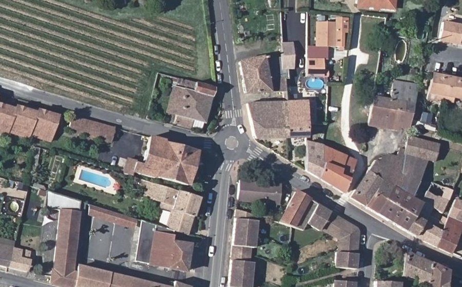 Vue aérienne du Mini-giratoire n°380752435