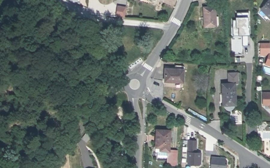 Vue aérienne du Mini-giratoire n°382219577