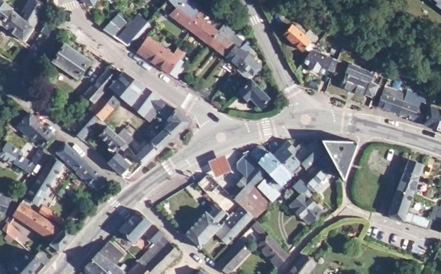 Vue aérienne du Mini-giratoire n°382419257