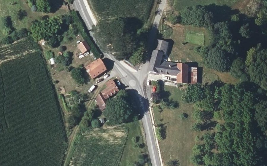 Vue aérienne du Mini-giratoire n°382647357