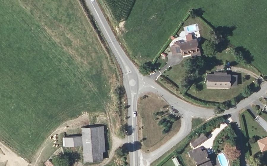 Vue aérienne du Mini-giratoire n°382647359