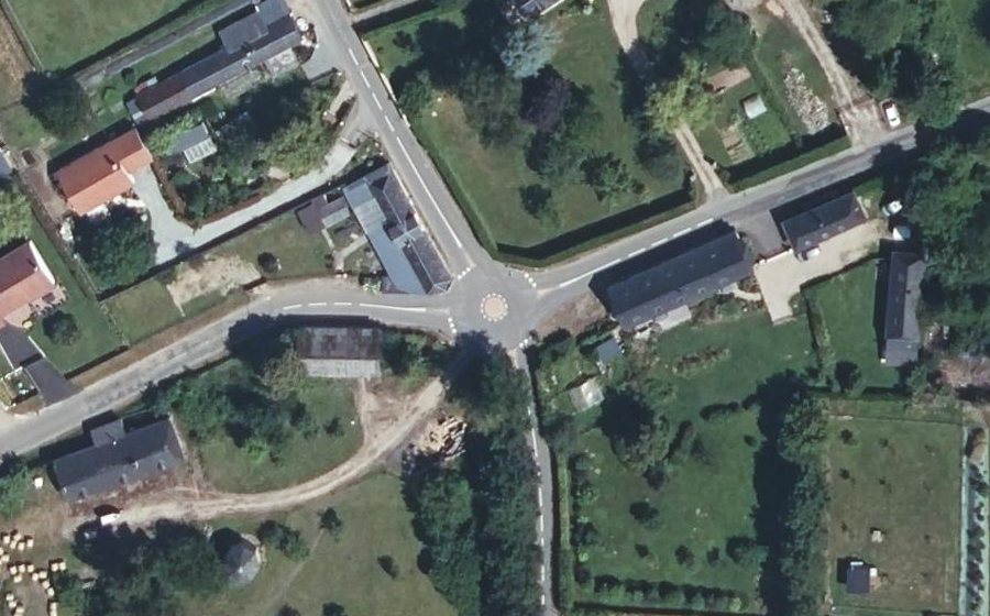 Vue aérienne du Mini-giratoire n°383706582