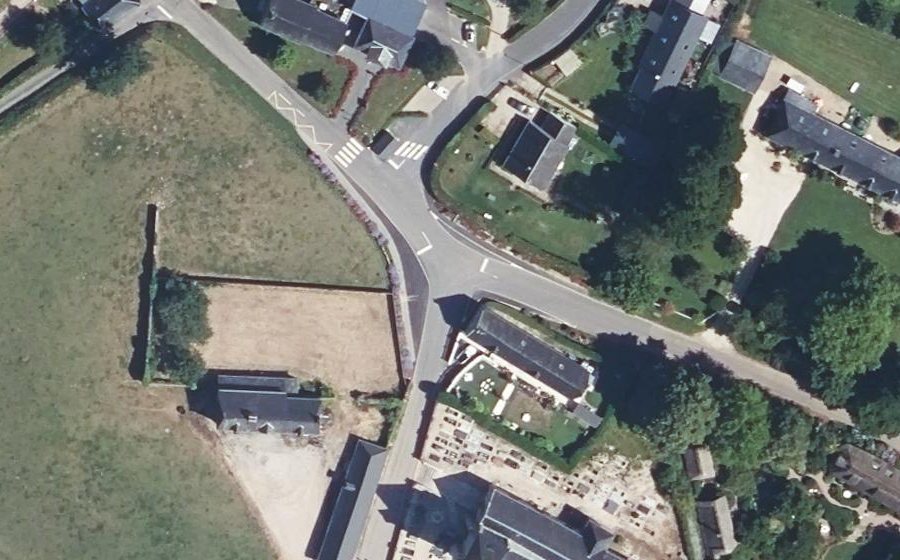 Vue aérienne du Mini-giratoire n°383979254