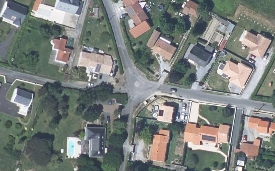 Vue aérienne du Mini-giratoire n°385293839