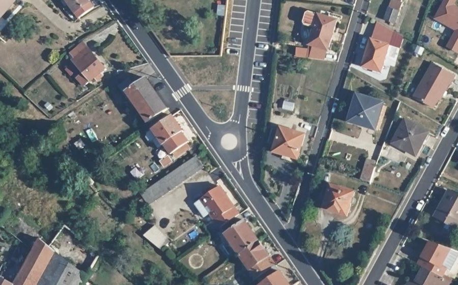 Vue aérienne du Mini-giratoire n°385388681