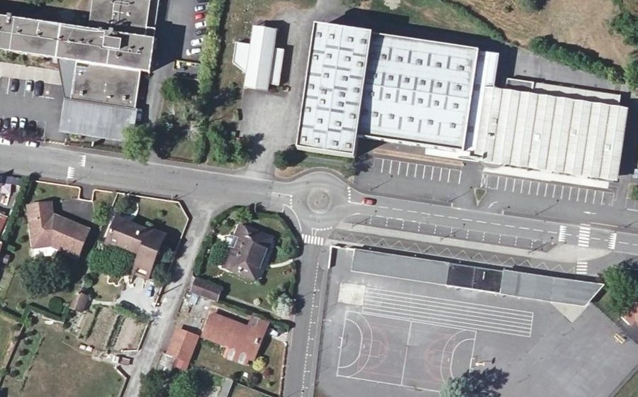 Vue aérienne du Mini-giratoire n°386966466