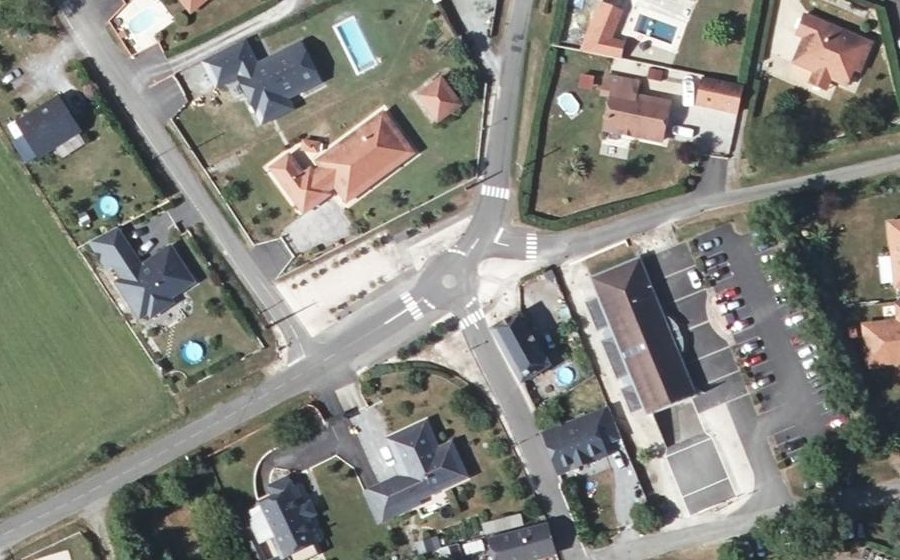 Vue aérienne du Mini-giratoire n°386966555
