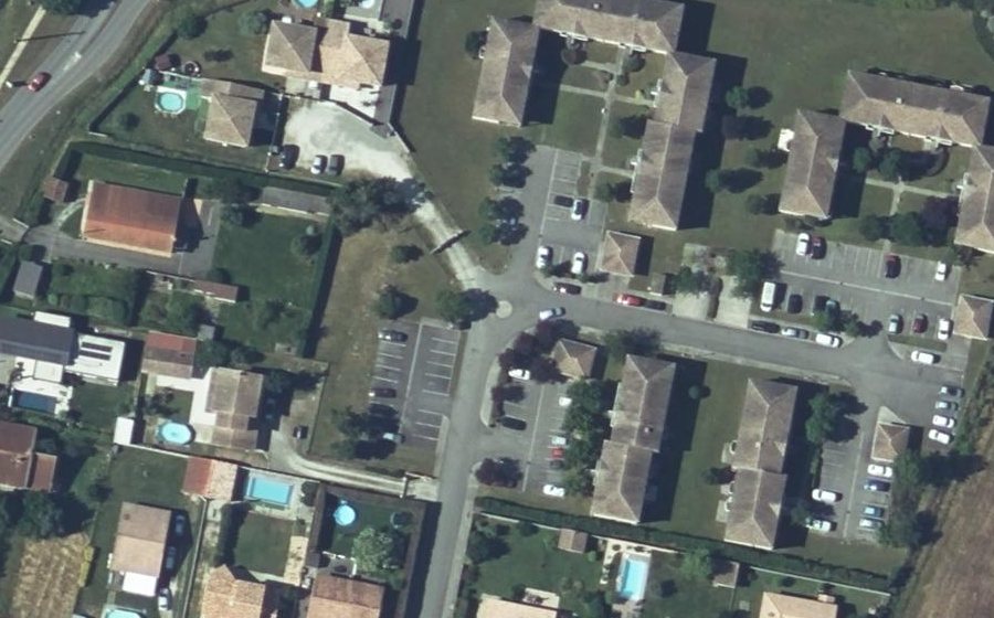 Vue aérienne du Mini-giratoire n°387411944