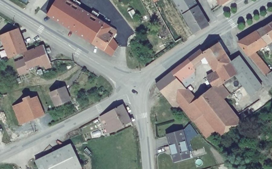 Vue aérienne du Mini-giratoire n°387584930