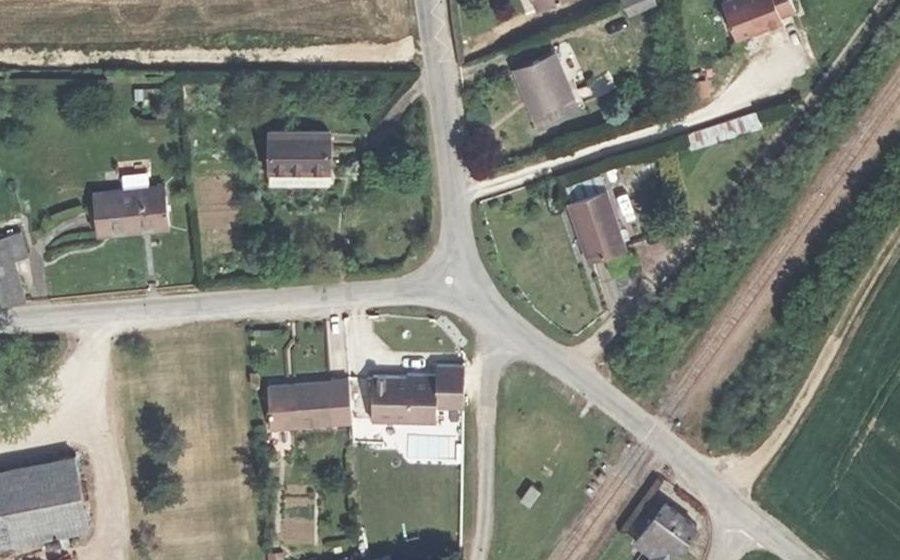 Vue aérienne du Mini-giratoire n°387907521