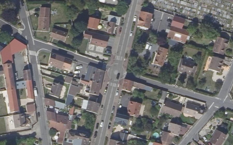 Vue aérienne du Mini-giratoire n°388184453