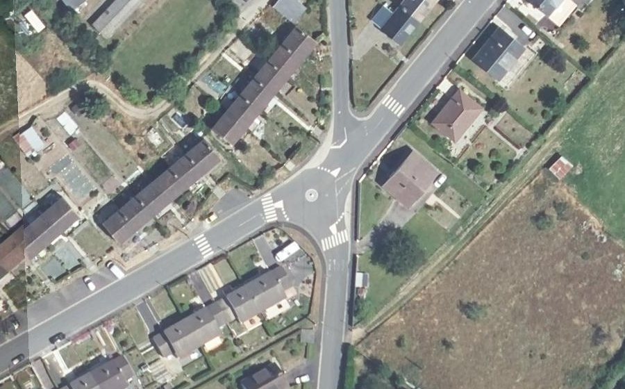 Vue aérienne du Mini-giratoire n°388205581