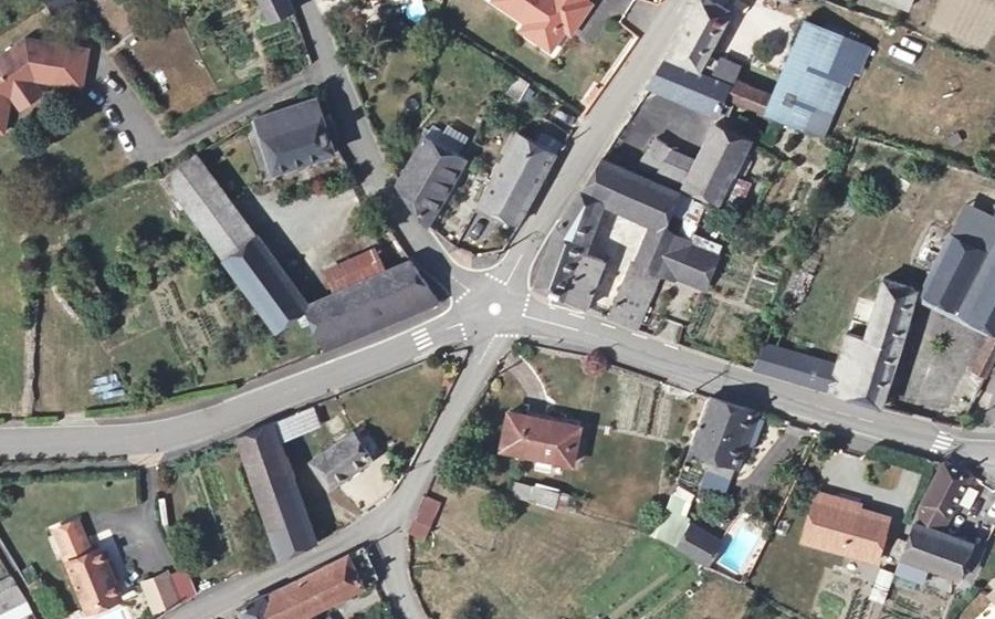 Vue aérienne du Mini-giratoire n°388974502