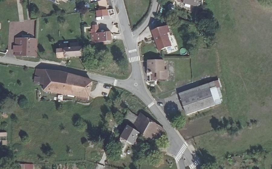 Vue aérienne du Mini-giratoire n°389035621