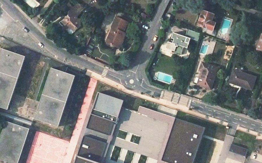 Vue aérienne du Mini-giratoire n°389476098