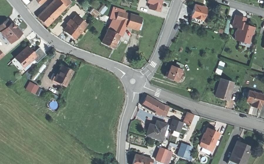 Vue aérienne du Mini-giratoire n°389718189
