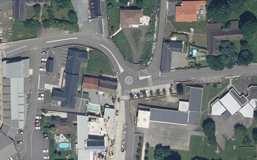 Vue aérienne du Mini-giratoire n°389931470