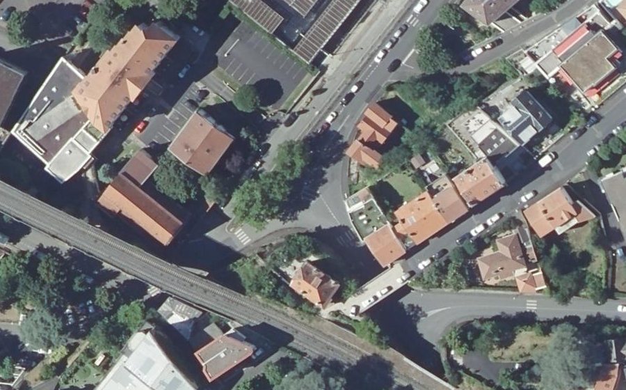 Vue aérienne du Mini-giratoire n°389995613