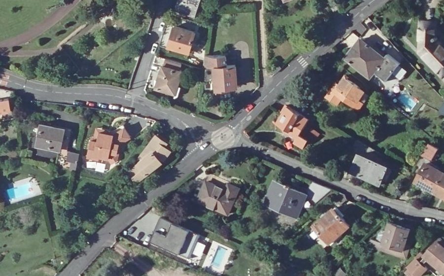 Vue aérienne du Mini-giratoire n°390152161