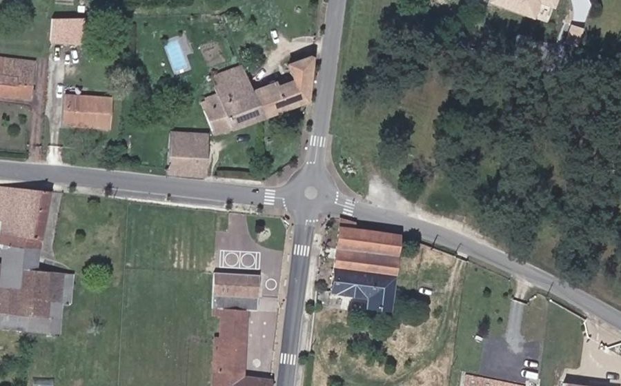 Vue aérienne du Mini-giratoire n°390367963