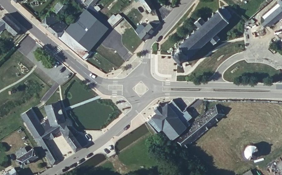 Vue aérienne du Mini-giratoire n°390371066