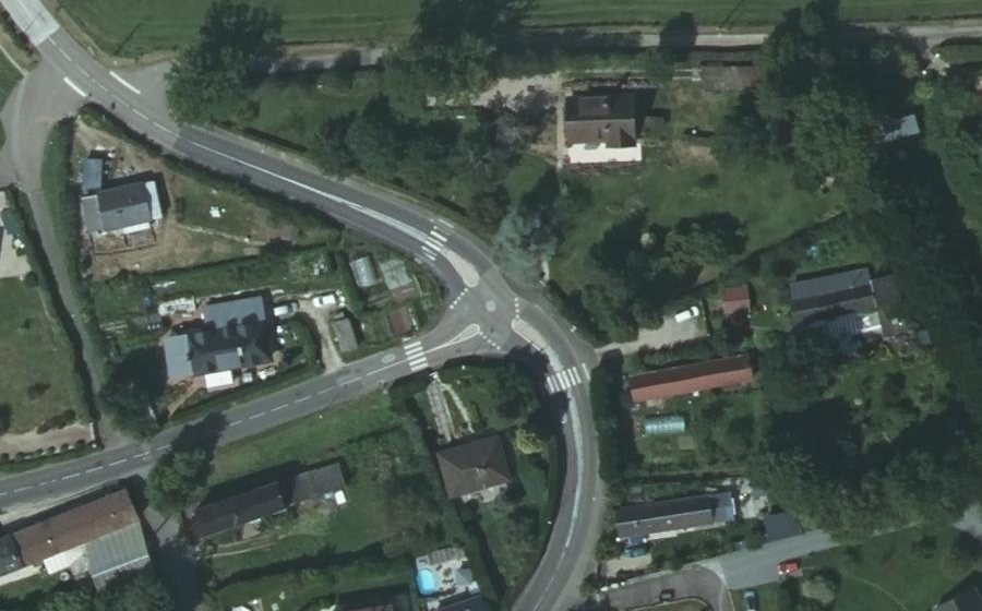 Vue aérienne du Mini-giratoire n°391437296