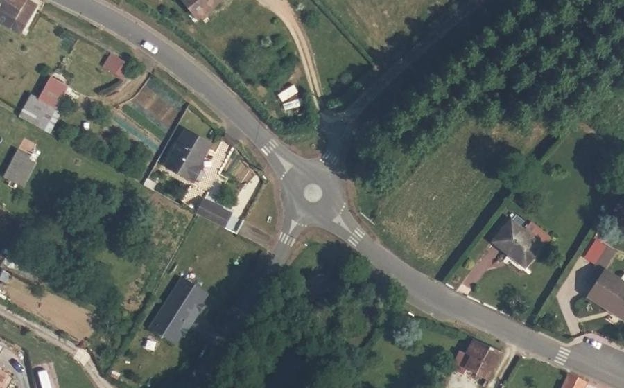 Vue aérienne du Mini-giratoire n°393894936