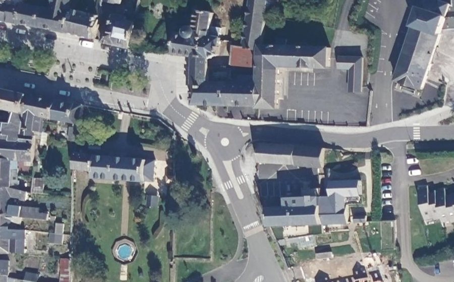 Vue aérienne du Mini-giratoire n°394758988