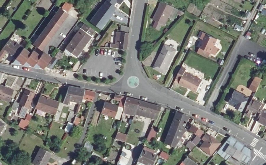 Vue aérienne du Mini-giratoire n°395004078