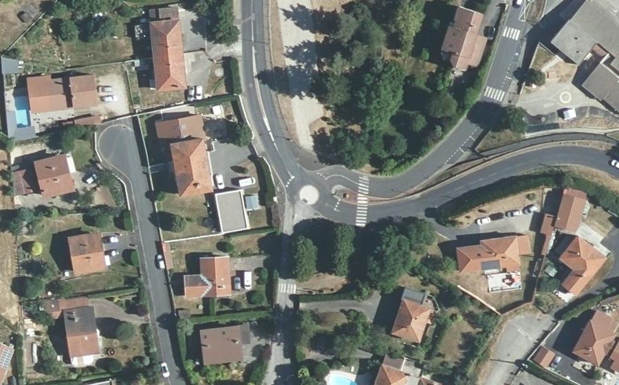 Vue aérienne du Mini-giratoire n°401257566