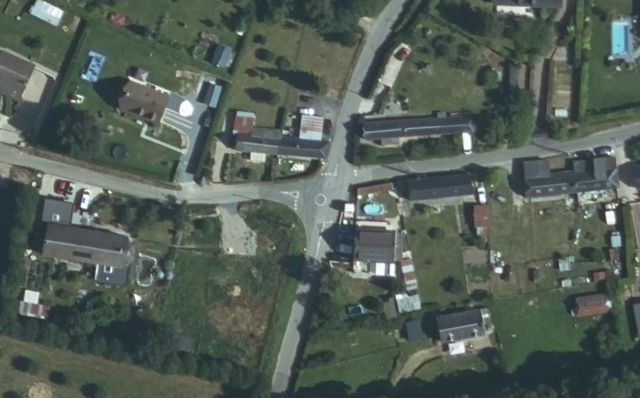 Vue aérienne du Mini-giratoire n°403811379