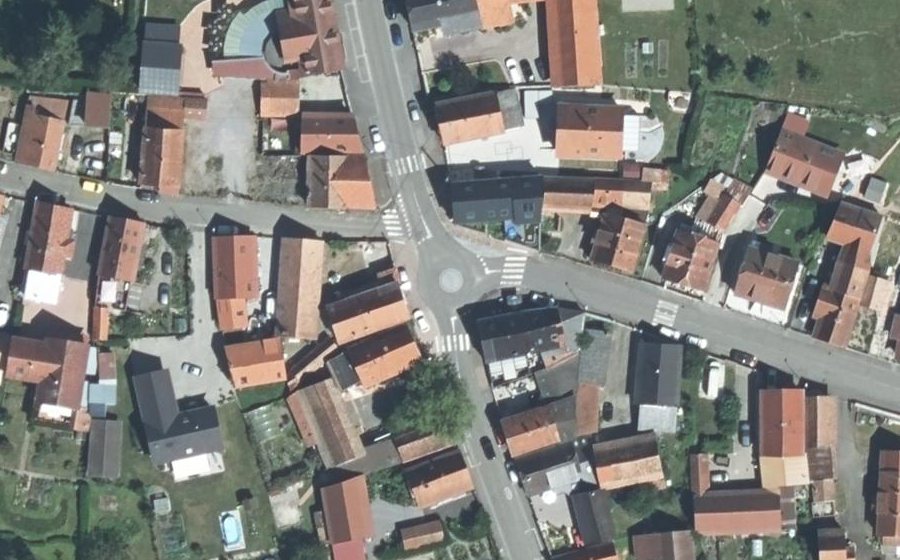 Vue aérienne du Mini-giratoire n°412800255