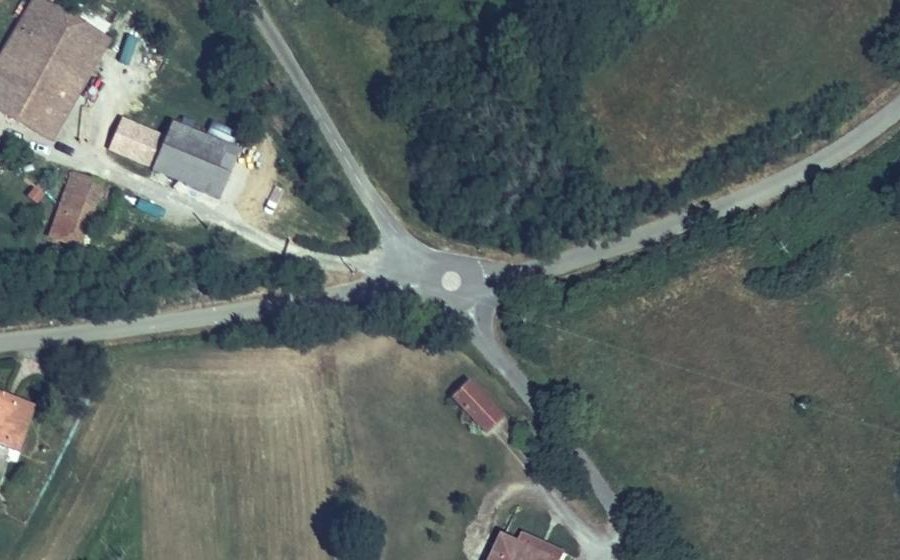 Vue aérienne du Mini-giratoire n°413350926