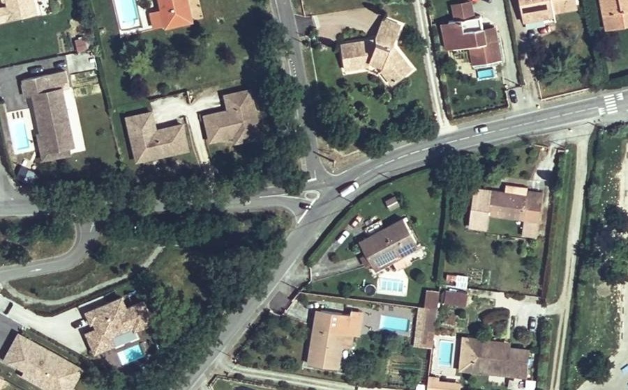Vue aérienne du Mini-giratoire n°415349853