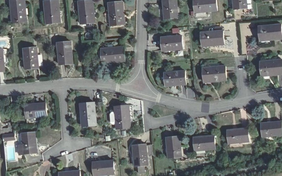 Vue aérienne du Mini-giratoire n°415722160