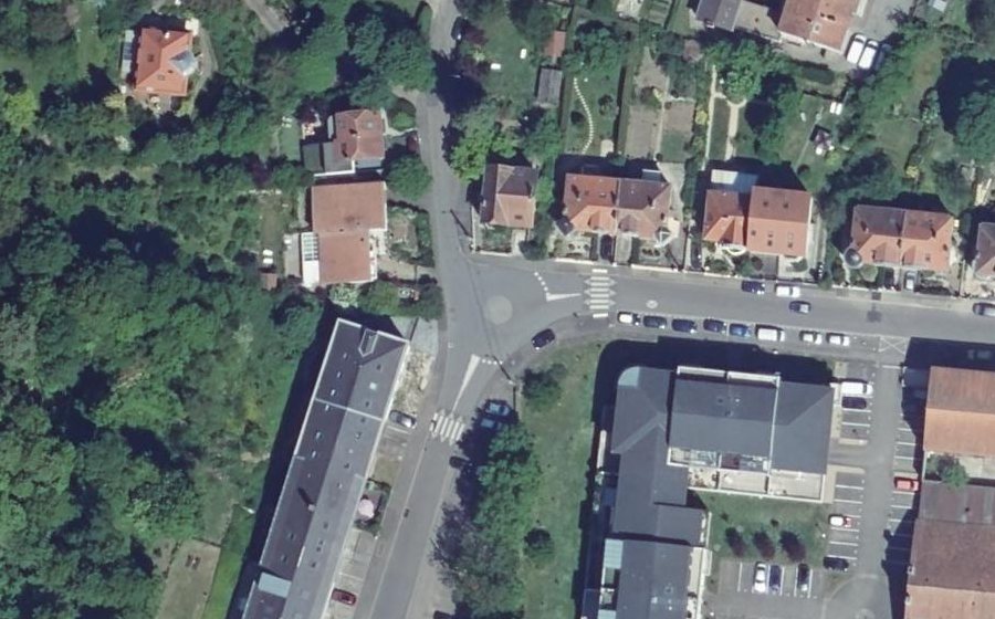 Vue aérienne du Mini-giratoire n°415995255