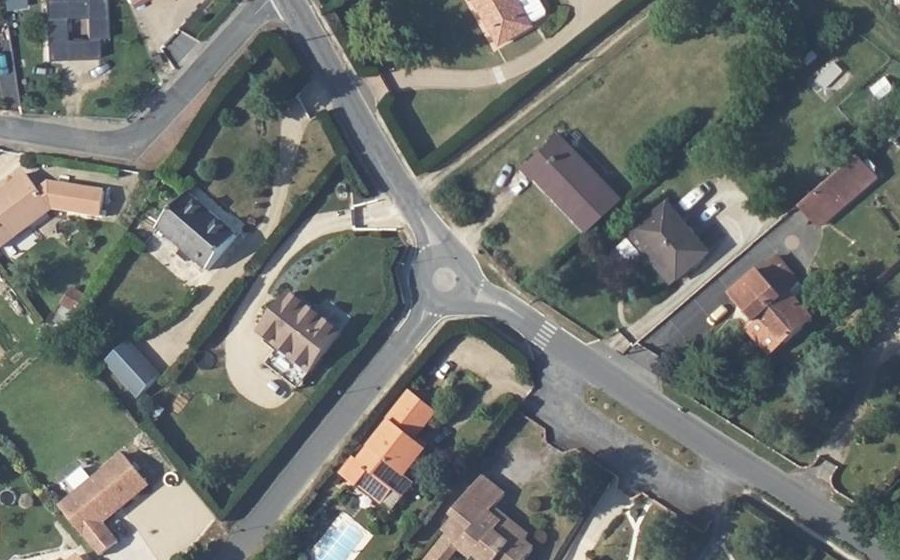 Vue aérienne du Mini-giratoire n°416480170