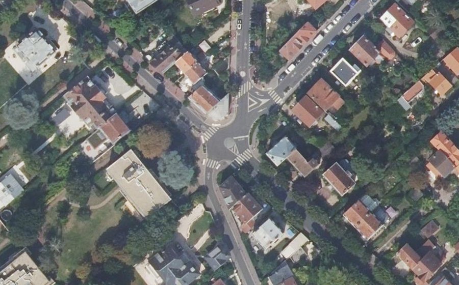 Vue aérienne du Mini-giratoire n°416817915