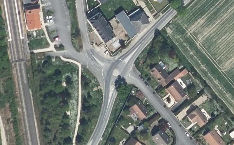 Vue aérienne du Mini-giratoire n°417288419