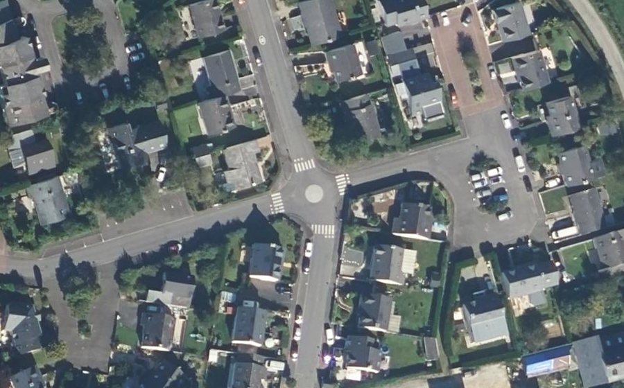 Vue aérienne du Mini-giratoire n°418809268