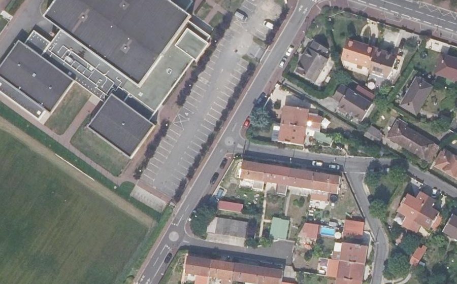 Vue aérienne du Mini-giratoire n°419386083