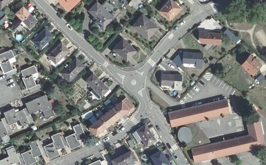 Vue aérienne du Mini-giratoire n°419804162