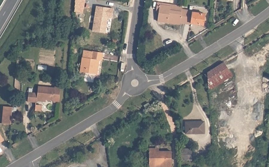 Vue aérienne du Mini-giratoire n°420597011