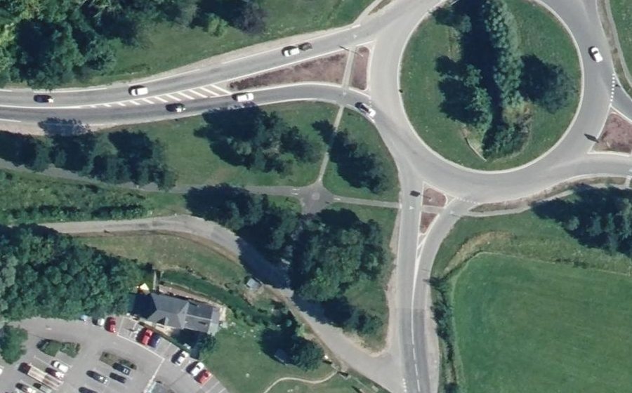 Vue aérienne du Mini-giratoire n°420684911