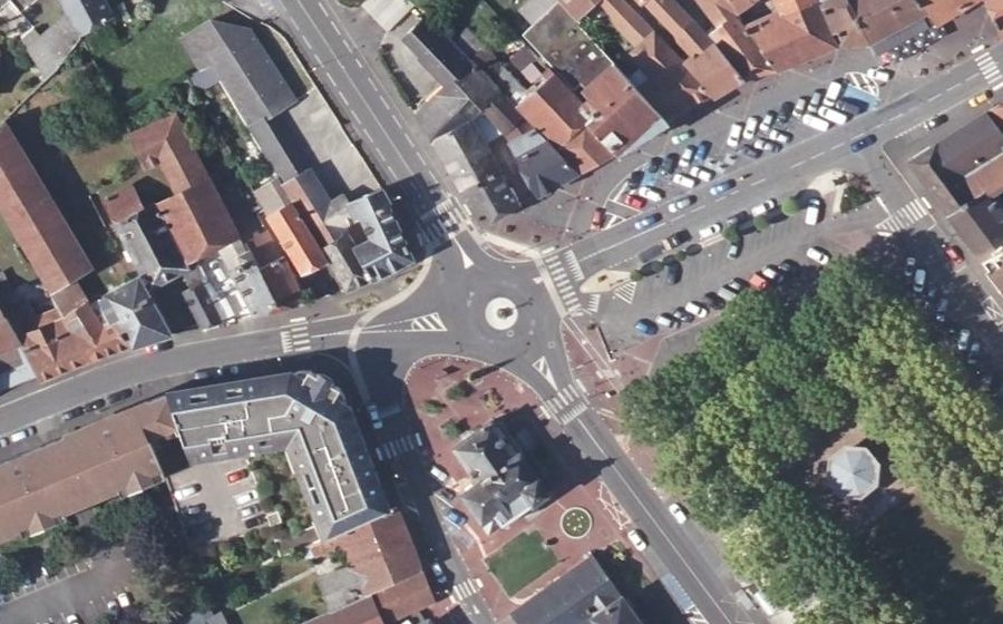 Vue aérienne du Mini-giratoire n°423811431